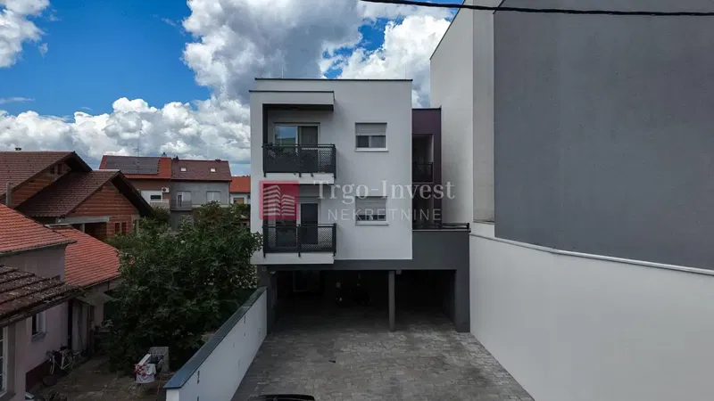 J.J.STROSSMAYERA četverosoban stan s vrtom, 138 m², prizemlje, NOVOGRADNJA