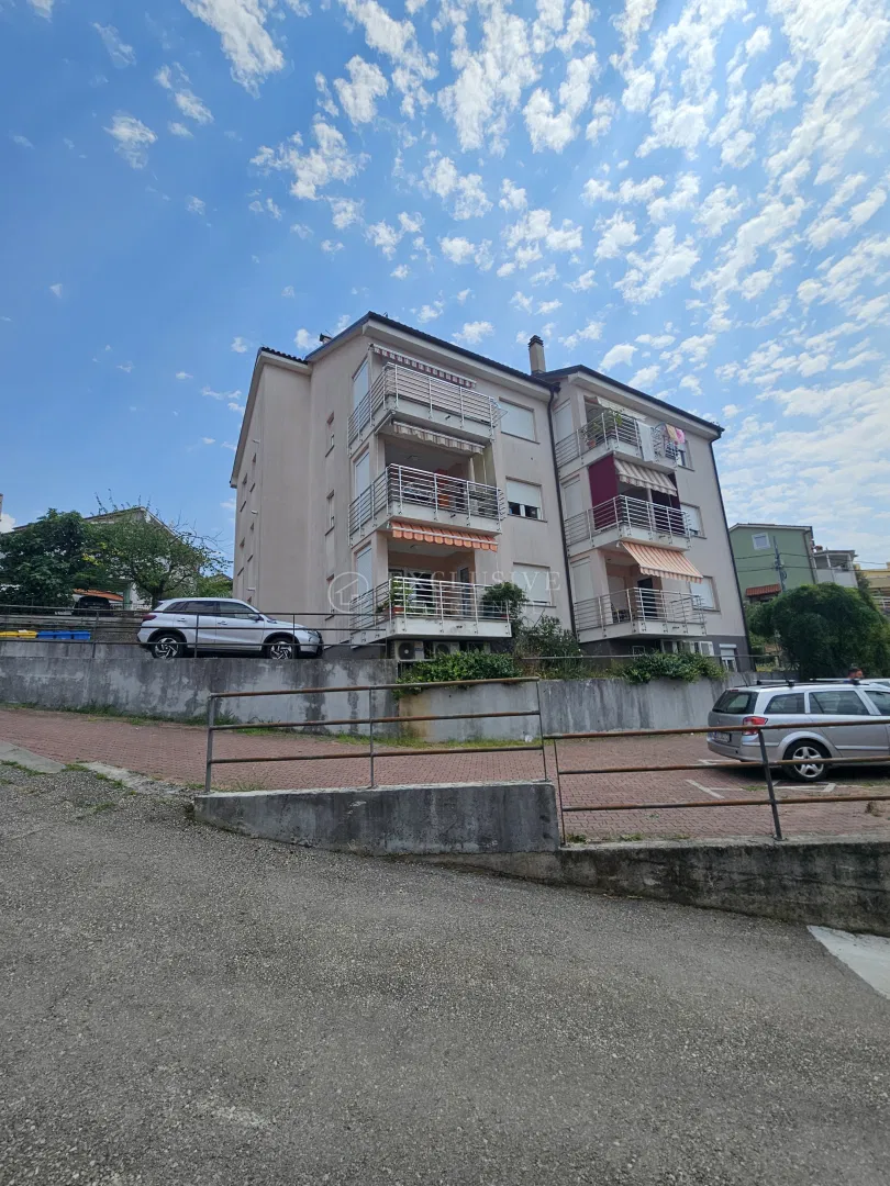 NOVO U PONUDI-VIŠKOVO CENTAR 2S+DB STAN S 2 PARKING MJESTA