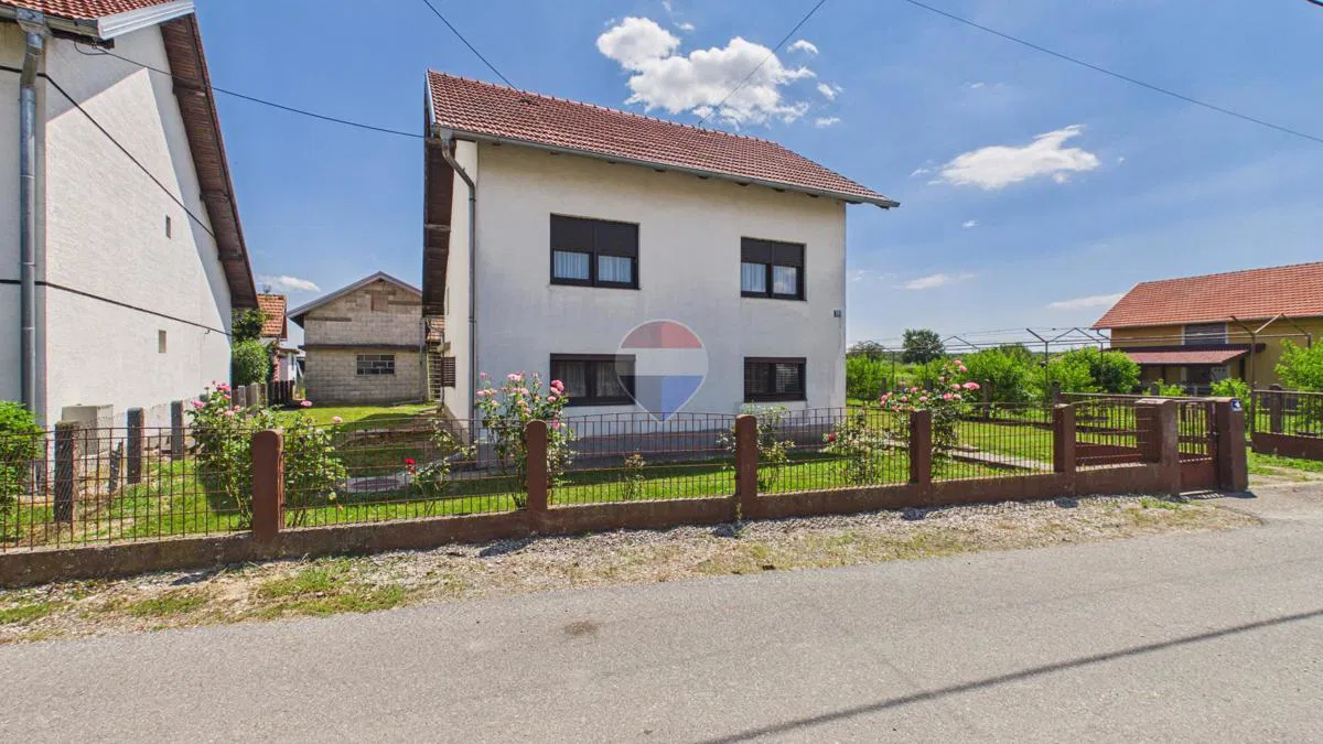 Hiša Gornji Stupnik, Stupnik, 176m2