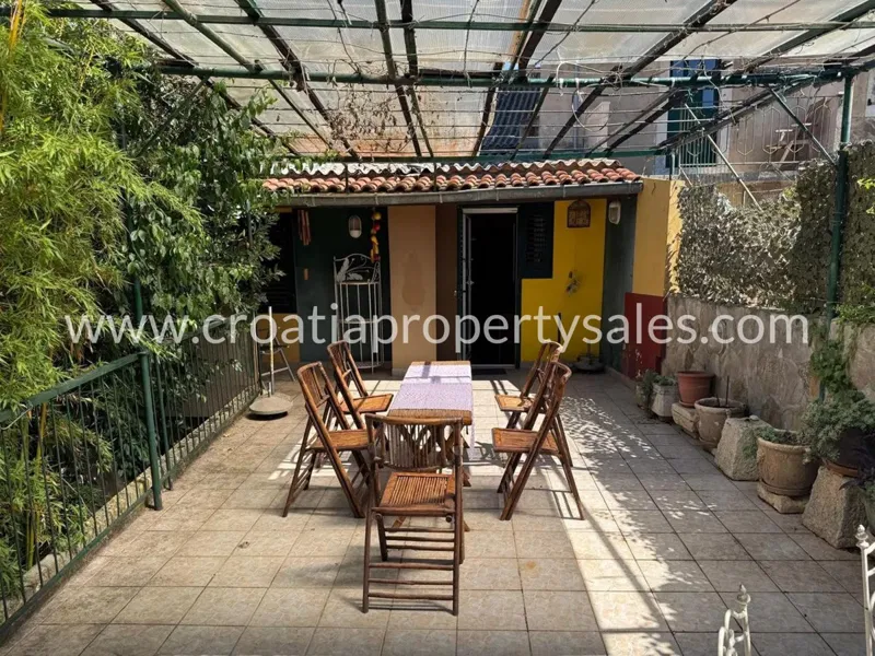 Hvar, stara kamena kuća, prodaja, 380.000 €
