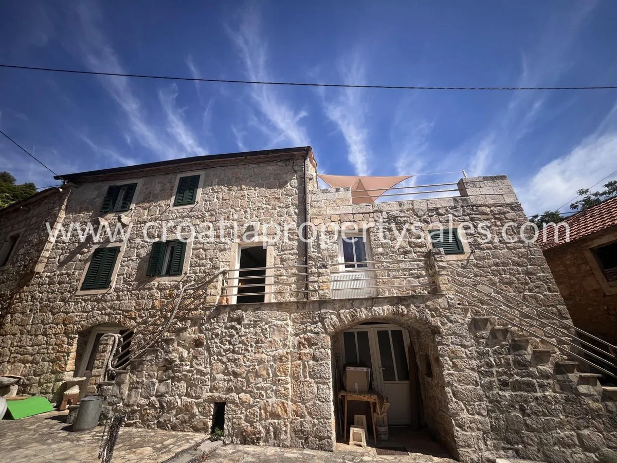 Hvar, stara kamena kuća, prodaja, 290.000 €