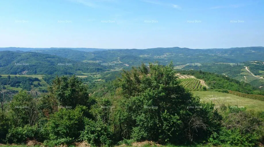 Građevinsko zemljište 761 m² za vilu s bazenom – Grimalda