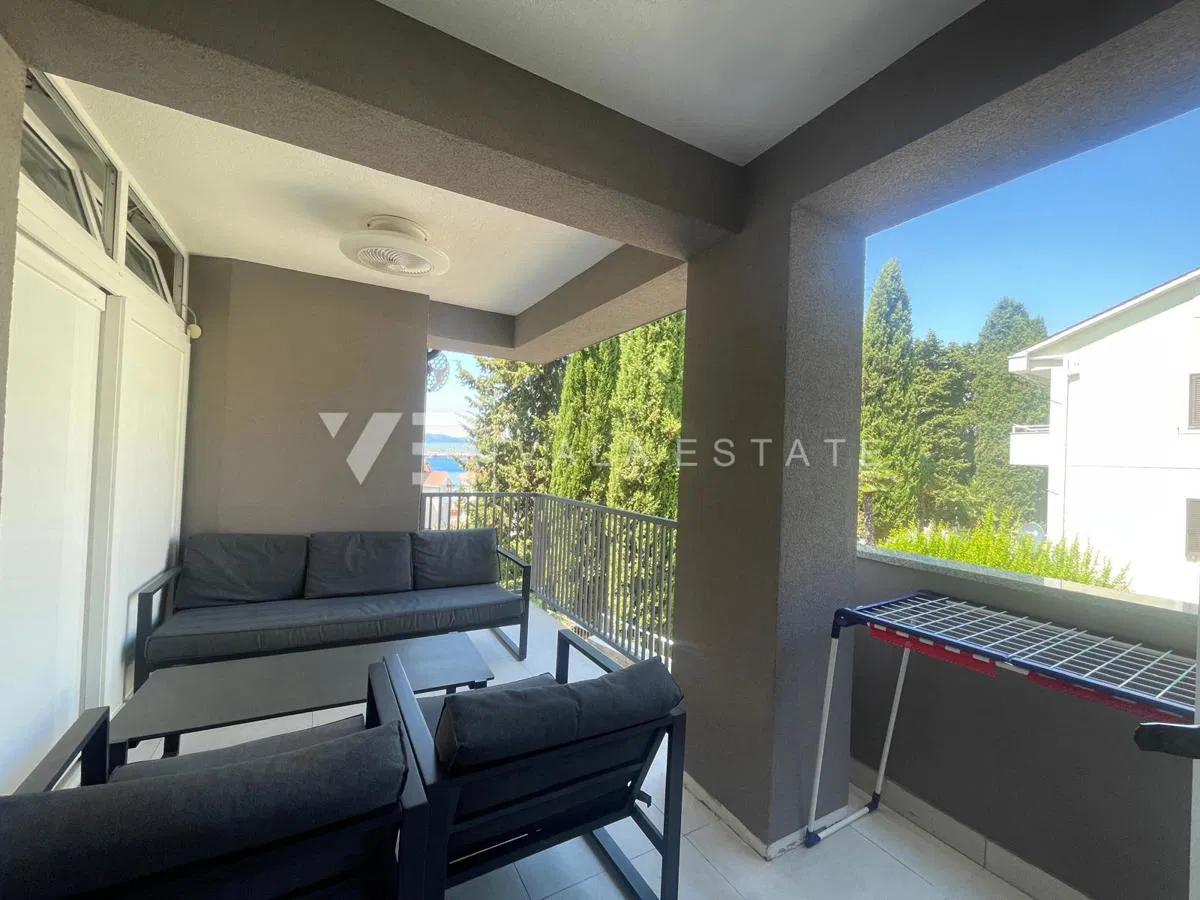 NAMJEŠTENI APARTMAN U NEPOSREDNOJ BLIZINI MORA I PLAŽE