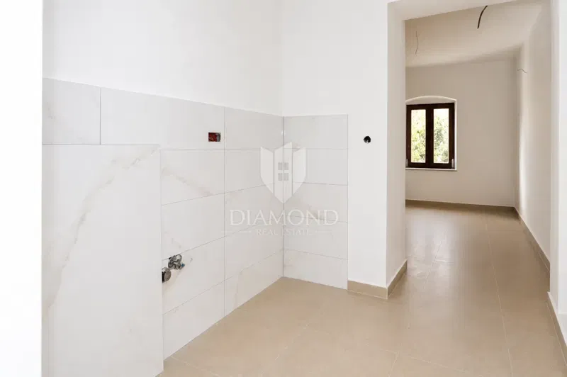Istria, Vodnjan – Apartment House with Four Residential Units for Sale – 3