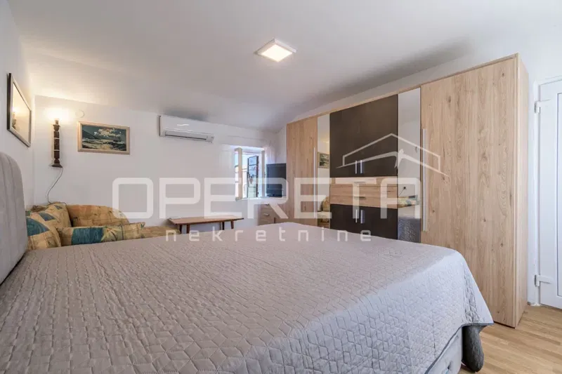 FOR SALE, 1.5 ROOM APARTMENT, ROVINJ - CENTER, 35 m2, EXCELLENT LOCATION, DOUBLE-FACED, SEA AND PARK VIEW – 3