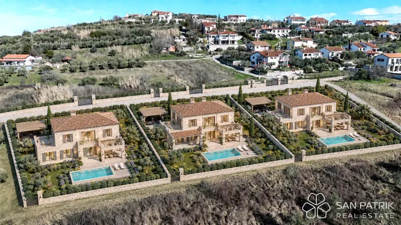 Istrien: Baugrundstück für eine Villa mit Meer- und Weinbergblick