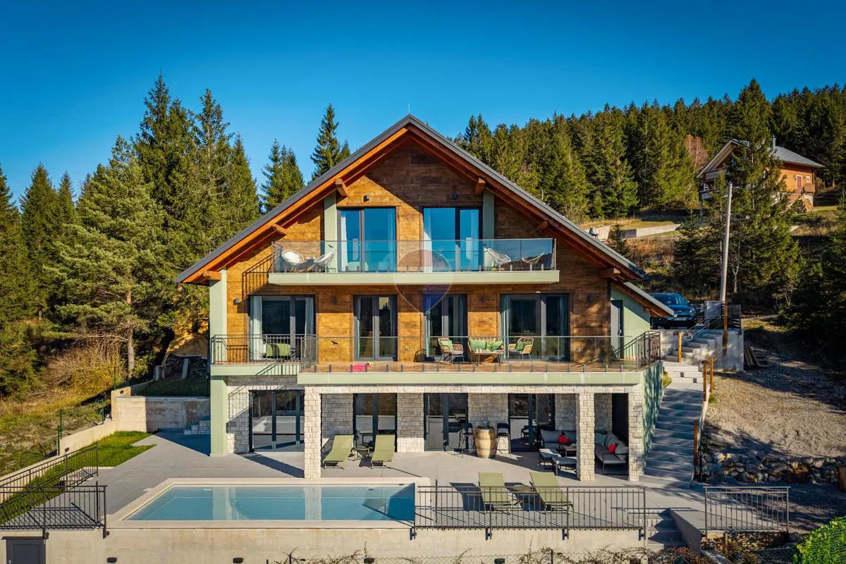 Ravna Gora, Vrhunska planinska wellness vila, 255 m2
