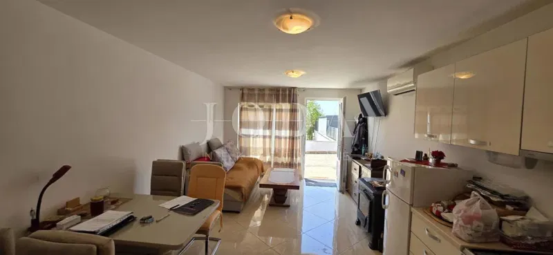 Ground Floor Apartment with Garden and 2 Parking Spaces – 3
