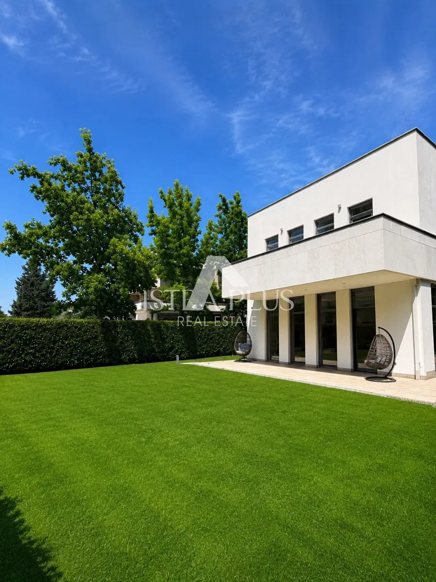 Istra,Poreč , Luksuzna villa na najekskluzivnijoj lokaciji u Poreču -prava rijetkost na tržištu!