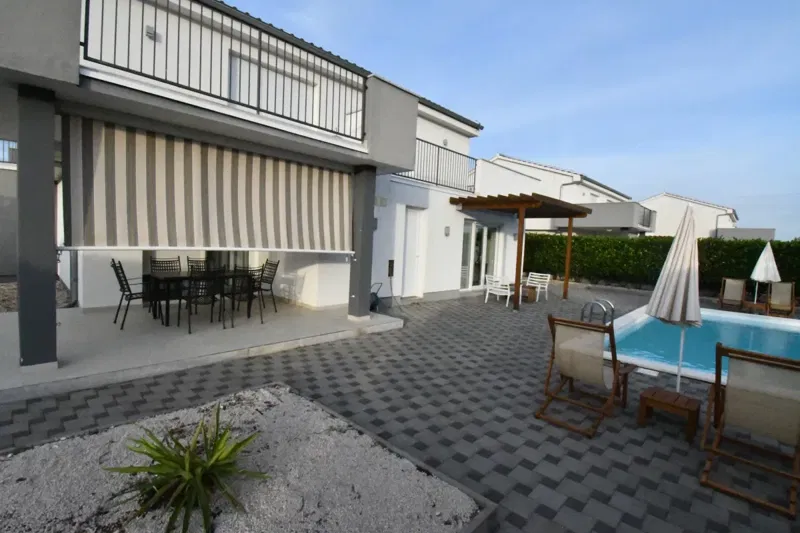 Unique Resort Featuring Eight Detached Villas – 3