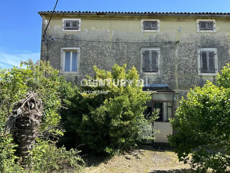 NOVIGRAD, DINTORNI, CASA IN PIETRA DA RISTRUTTURARE A 30 METRI DAL MARE E DALLA SPIAGGIA – 2
