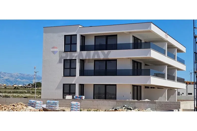 "Prodaja: Prekrasan stan u Povljani
