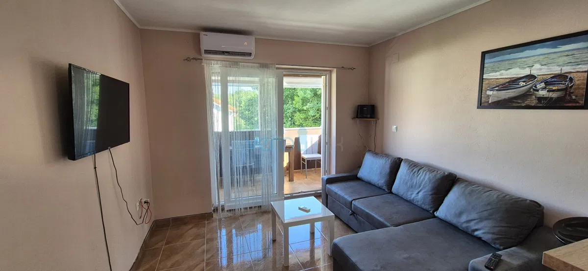 Uvala Soline, otok Krk, stan na katu, pogled, okućnica, prodaja