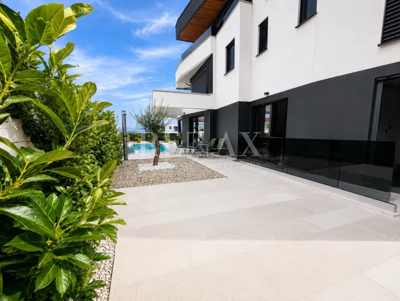 Krk - apartment with swimming pool and garden near the sea – 2