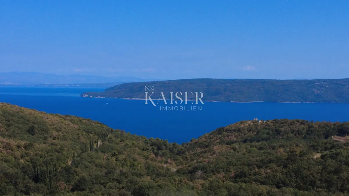 Opatija, Brseč - građevinsko zemljište, 1 286 m2, 2 km od plaže