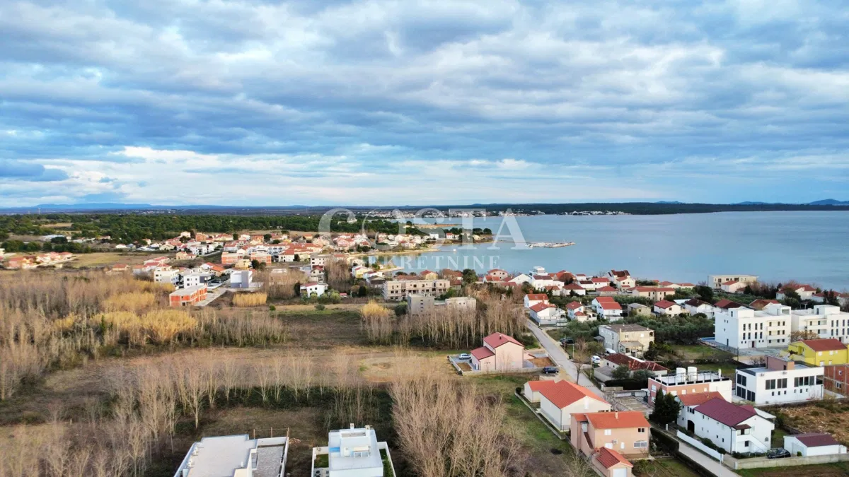 ZADAR, PRIVLAKA - Građevinsko zemljište u blizini mora