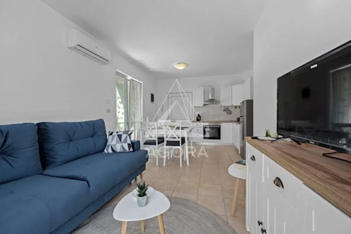 BANJOLE, ISTRA – MODERAN STAN BLIZU MORA