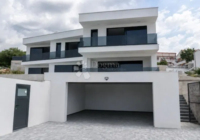 Дом Crikvenica, 392m2 – 2