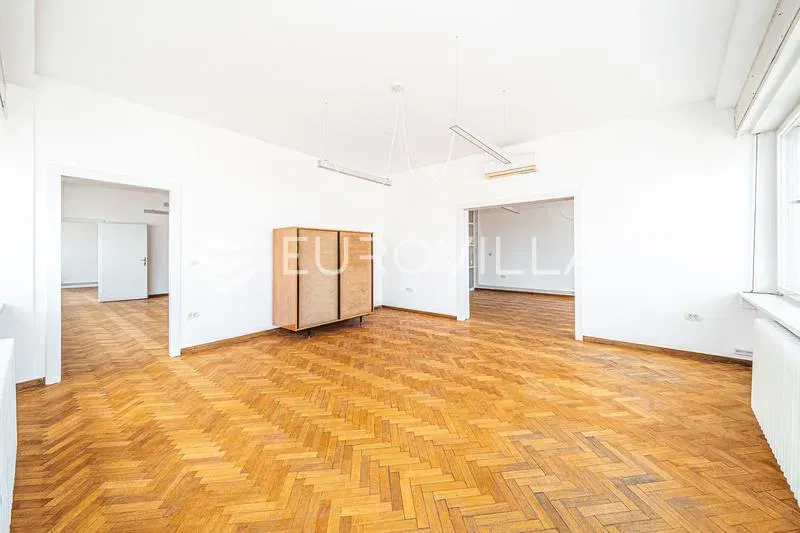 Zagreb, Trg bana Josipa Jelačića, premium office space 138,80 m² – 2