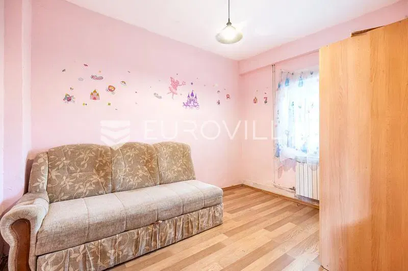 Zagreb, Gornja Dubrava, semi-detached house with two apartments, 120 m² – 2