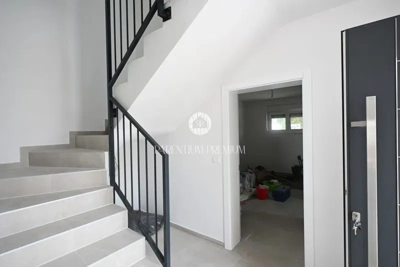 Umag környéke, modern dupla ház medencével – 3