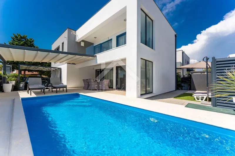 Prekrasna Villa , prvi red do mora - Privlaka
