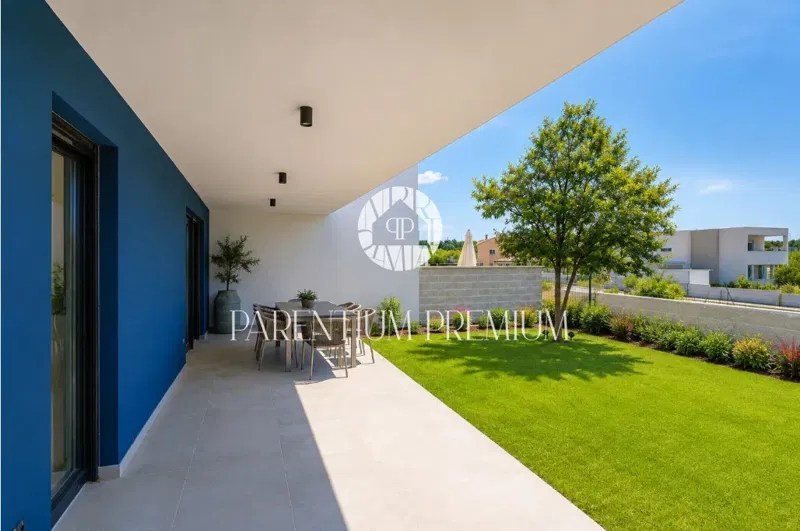NOVIGRAD – modern ground floor apartment with a spacious garden – 2