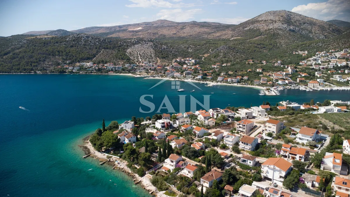 Seget Vranjica/Luxusvilla 50 m vom Meer entfernt
