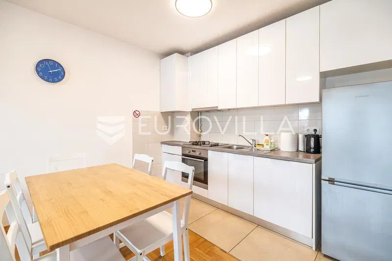 Zagreb, Trešnjevka, beautiful 3-room apartment, 68 m², loggia – 3