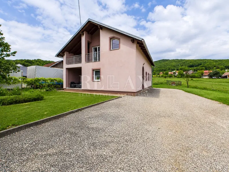 Otočac - detached house with spacious garden – 2