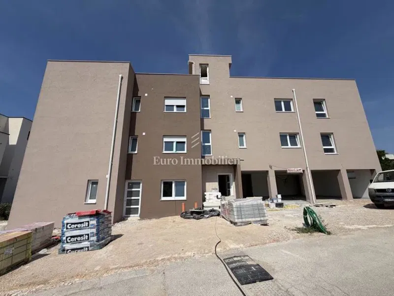 Appartamento con vista mare e giardino a Vodice – 2