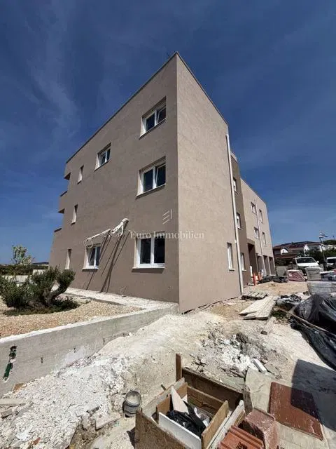 Vodice – Appartamento di nuova costruzione con vista mare – 2