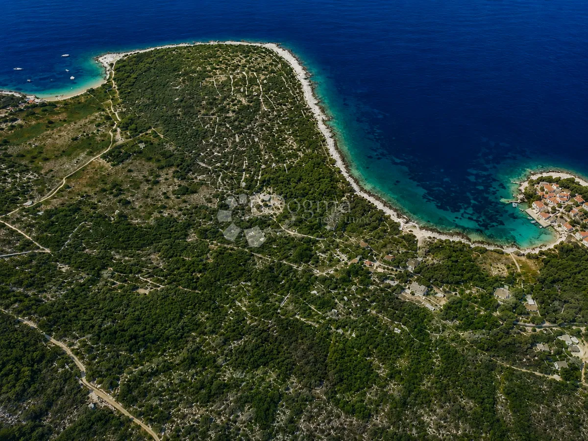 Kmetijsko zemljišče Podstražje, Vis, 2.323m2