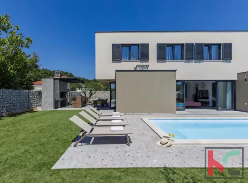 House Loborika – 3