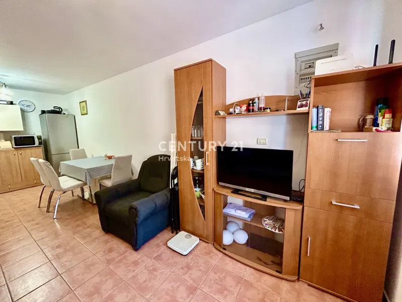 NOVIGRAD, DINTORNI, APPARTAMENTO BILOCALE A SOLI 100 METRI DALLA SPIAGGIA E DAL MARE, OCCASIONE IMPERDIBILE!! – 2