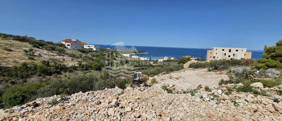 Primošten | Premium-Baugrundstück mit Projekt und unverbaubarem Meerblick