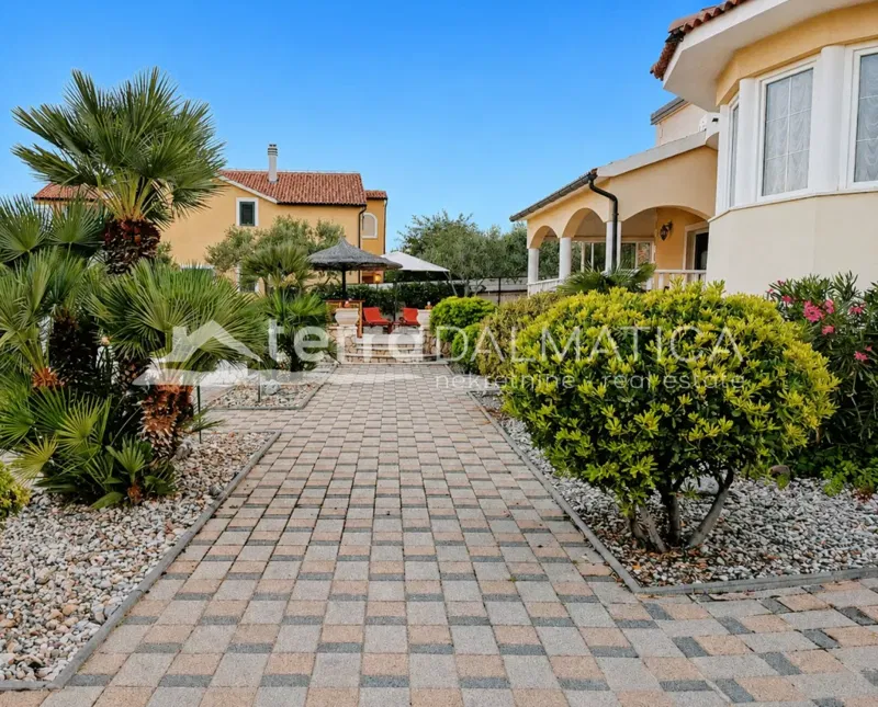 A spacious house in Vodice with a view of the sea and a swimming pool – 2