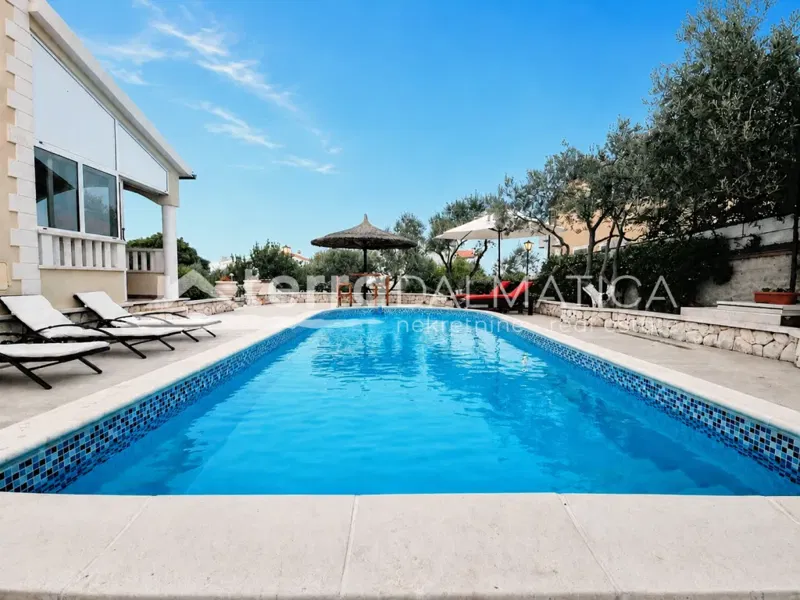 A spacious house in Vodice with a view of the sea and a swimming pool – 3