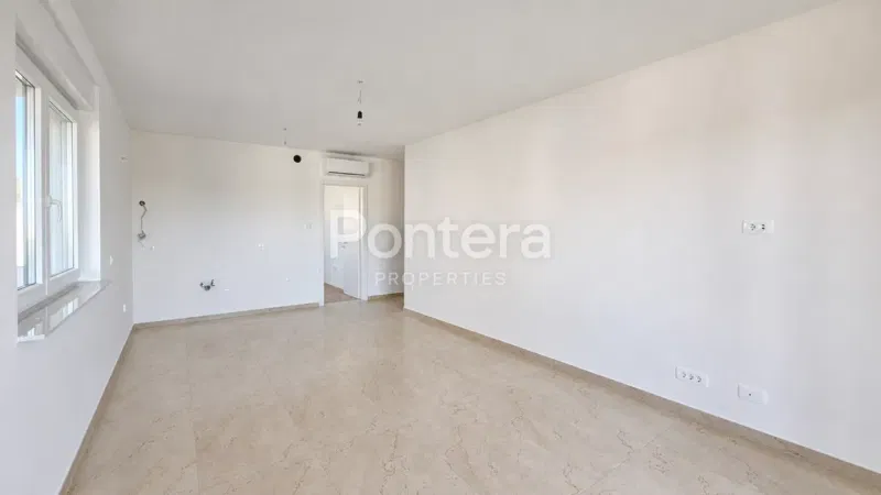 ISTRIA, VABRIGA – Appartamento al 2° piano, 3 camere da letto, 800m dal mare – 2