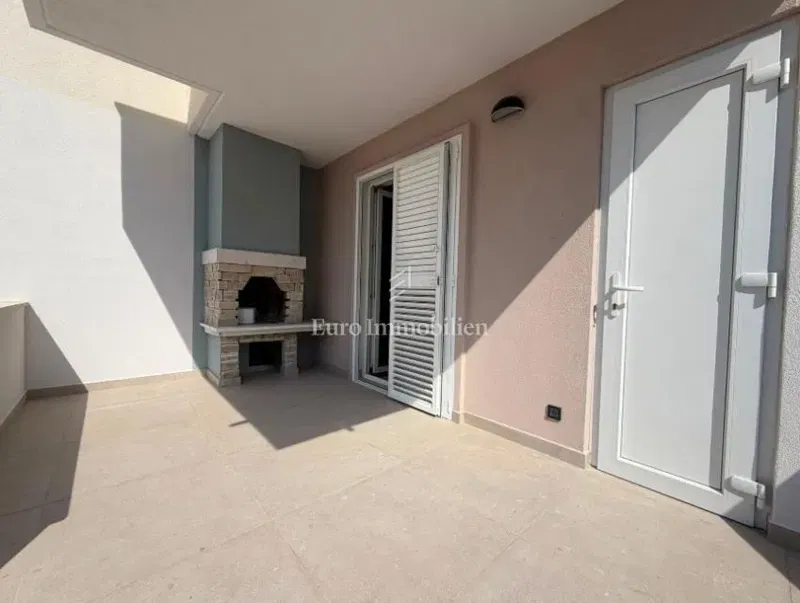 Spacious Apartment with Garden and Tavern in Novalja – 2