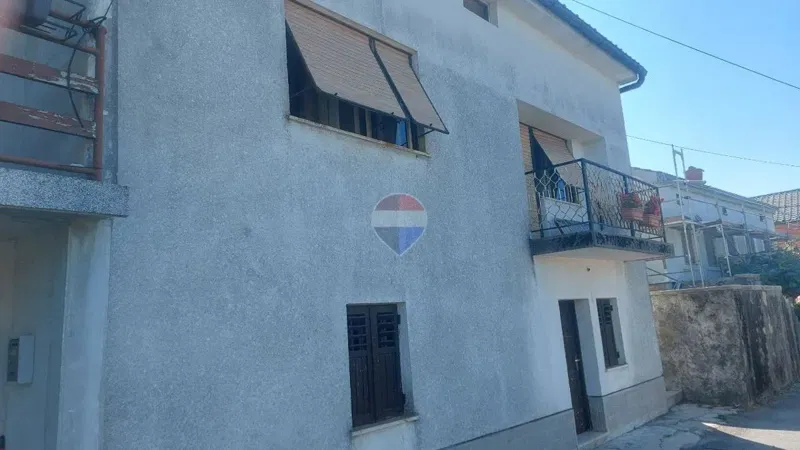 Saršoni - samostojeća kuća