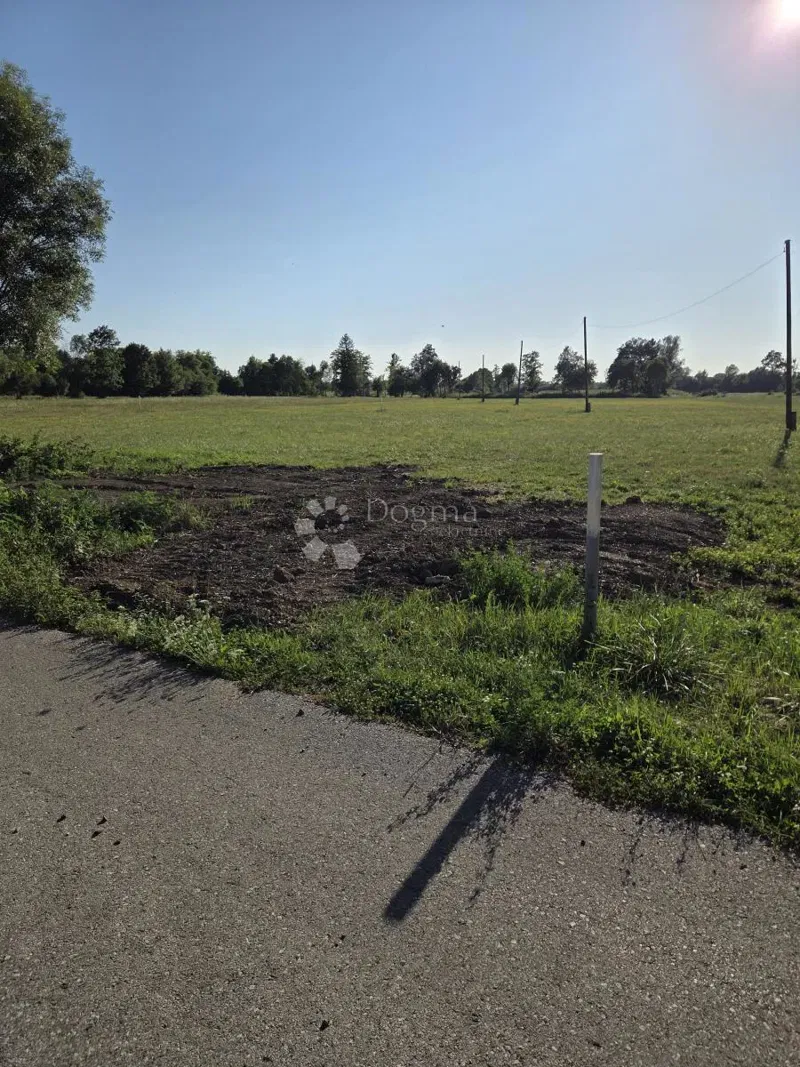 Poljana Čička odlično građevinsko zemljište 3900 m2 na prodaju