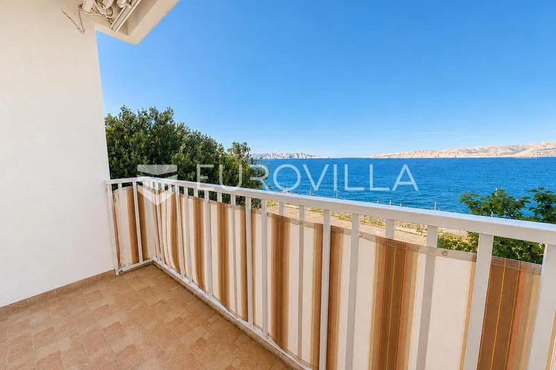 SENJ, trosoban stan 105 m², s pogledom na more