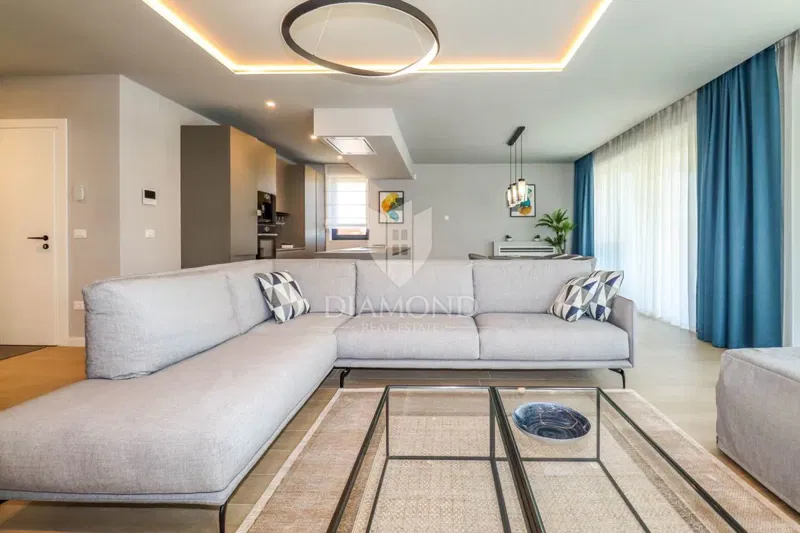 Rovigno, centro, appartamento moderno di rappresentanza con terrazza – 3