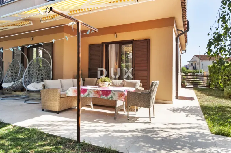 Istria, Rovigno, casa bifamiliare, 375 m2, con 4 appartamenti – 2