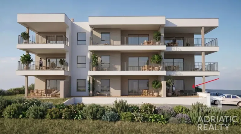Vodice, dvosoban apartman u prizemlju moderne novogradnje
