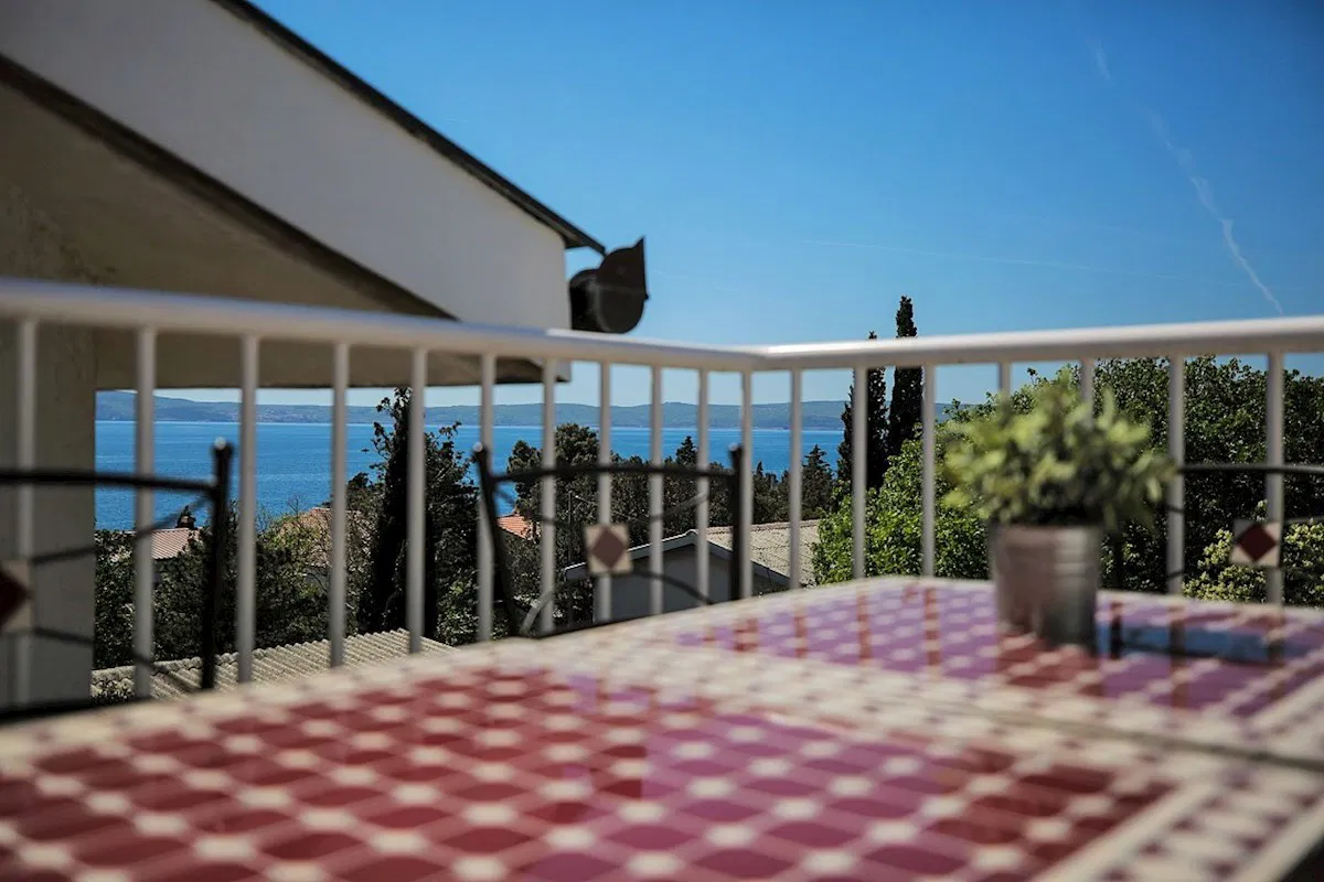 Novi Vinodolski, trosobni apartman 40 m2,100 m pješice do mora i plaže!