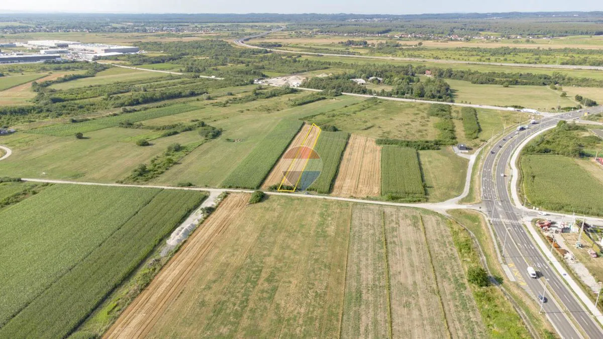 Земельный участок строительного назначения Centar, Velika Gorica, 2.718m2