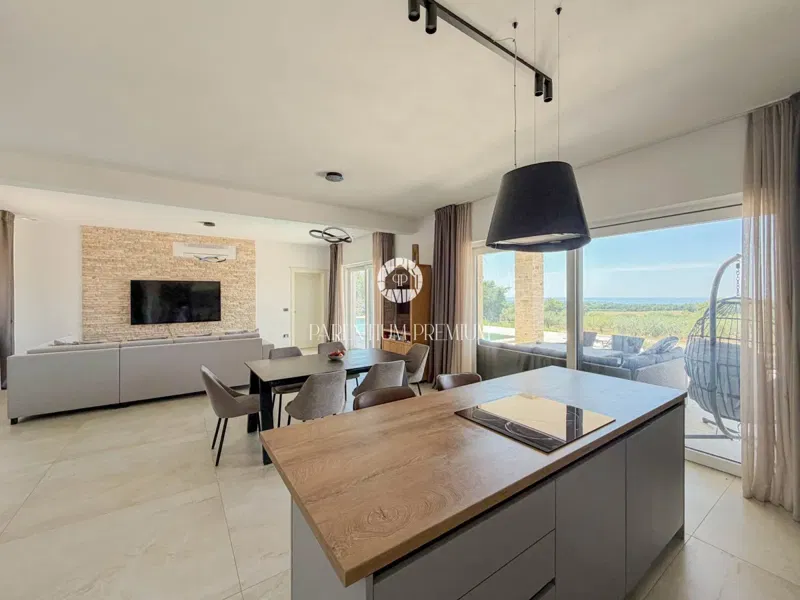 Poreč Area - Villa with 5 Bedrooms, Pool, Sea View – 2