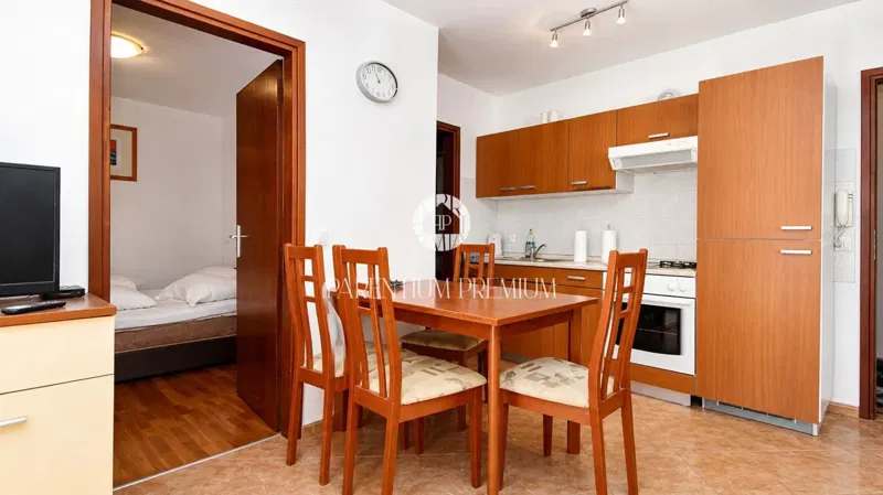 Novigrad – Dwa apartamenty w jednym mieszkaniu w budynku z basenem – 3